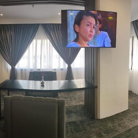 Folkmeldrum Hotel Johor Bahru Esterno foto