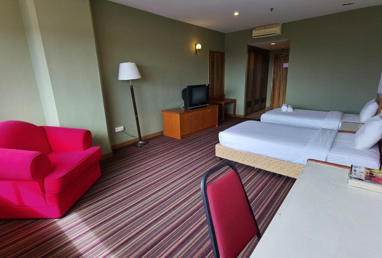 Folkmeldrum Hotel Johor Bahru Esterno foto
