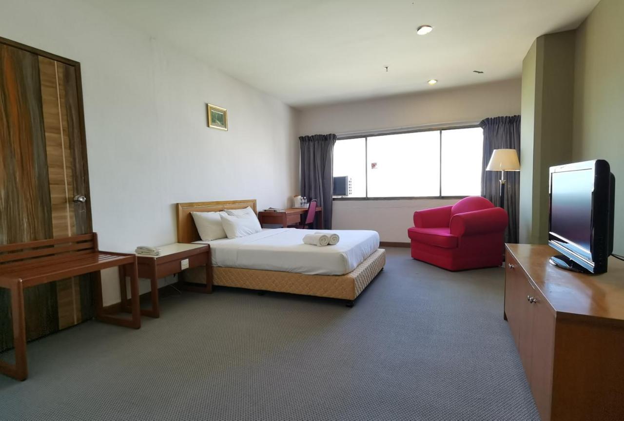 Folkmeldrum Hotel Johor Bahru Esterno foto