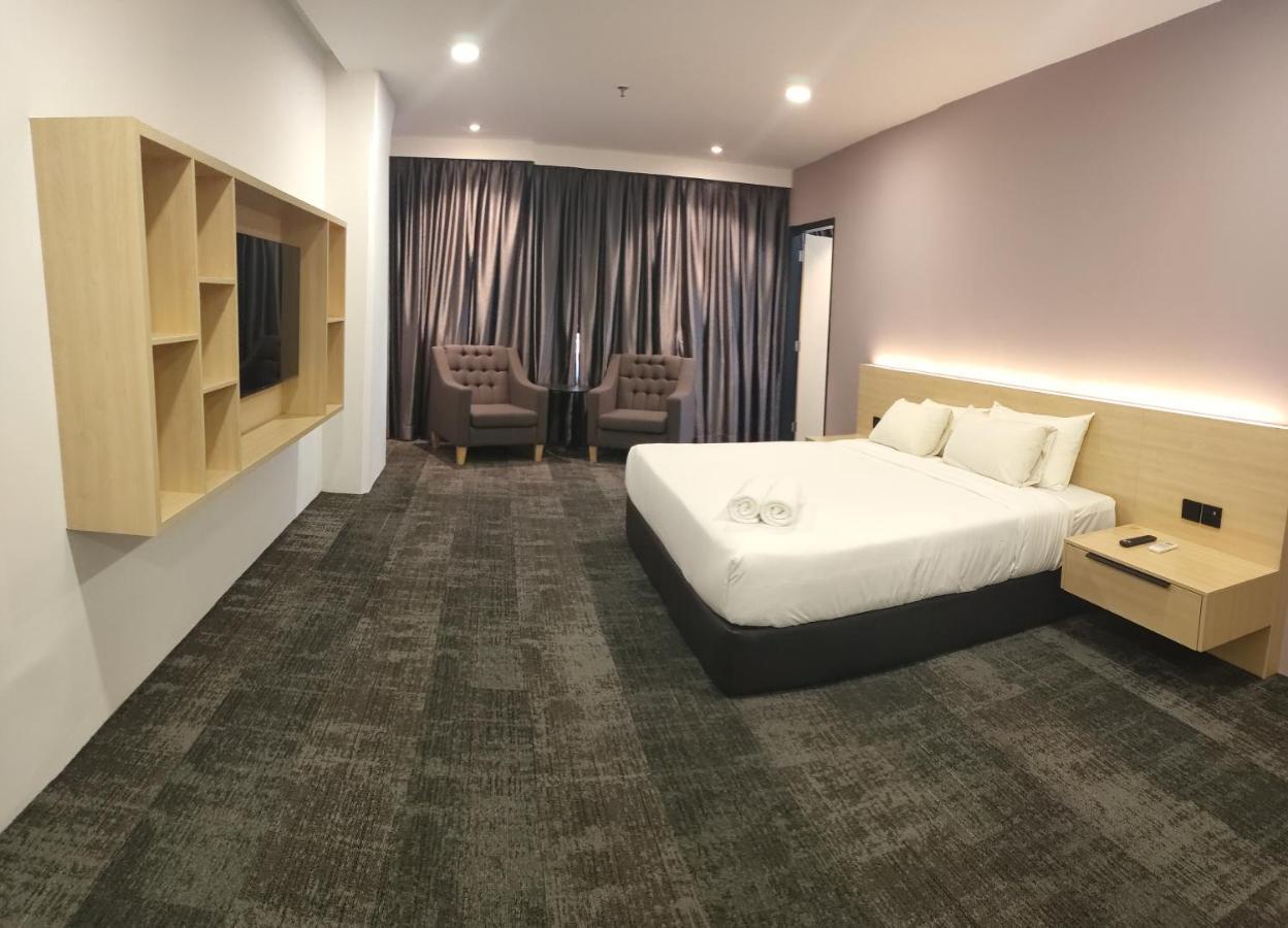 Folkmeldrum Hotel Johor Bahru Esterno foto
