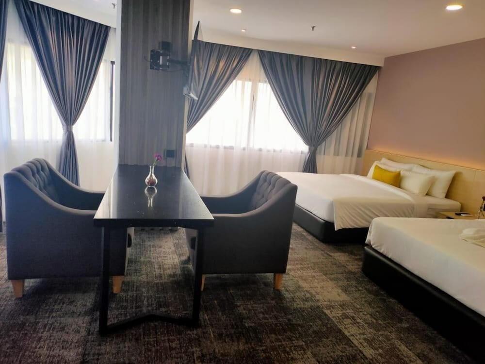 Folkmeldrum Hotel Johor Bahru Esterno foto