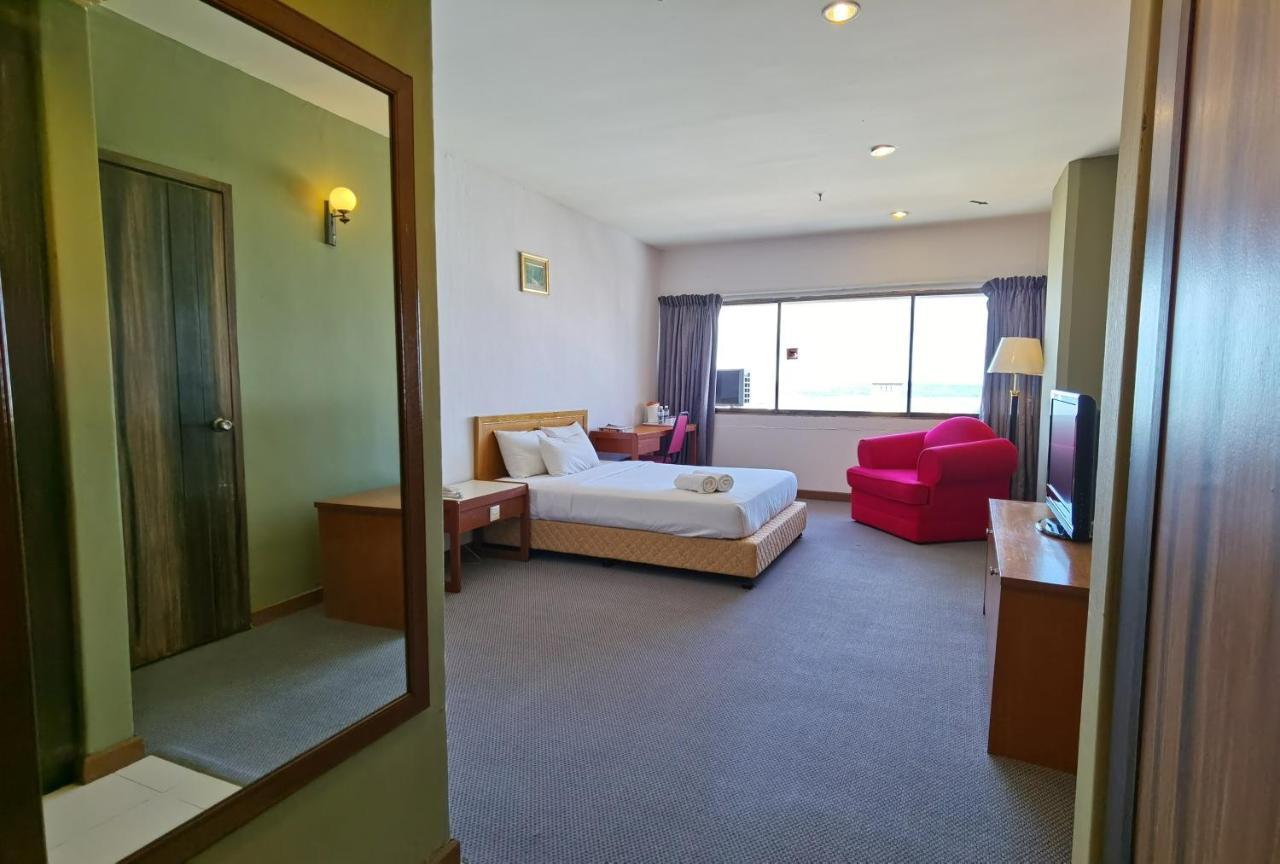 Folkmeldrum Hotel Johor Bahru Esterno foto
